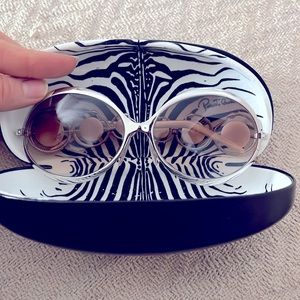 Roberto Cavalli snake details sunnies shades exclusive of design runway style